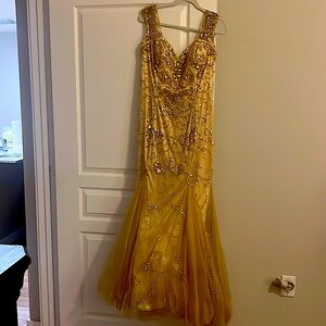 Size 16 formal dress